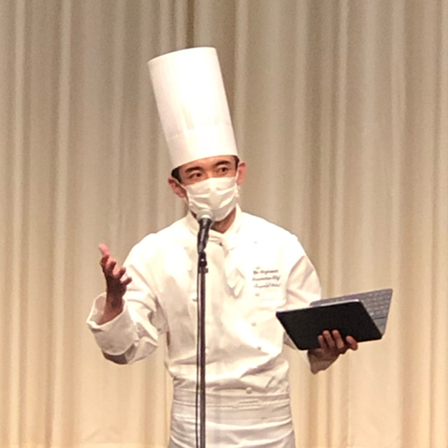 杉本東京料理長のご挨拶と料理説明