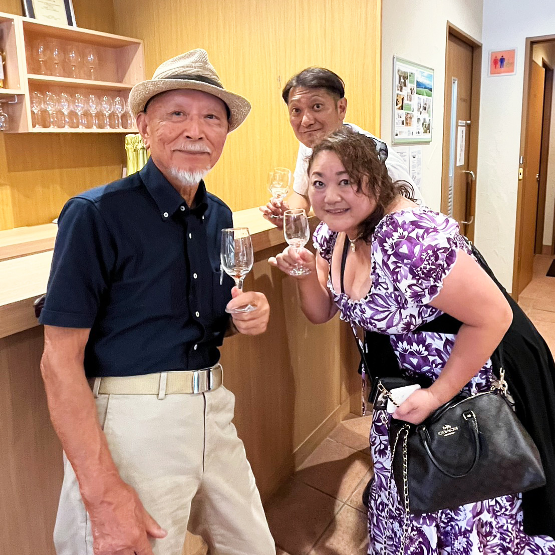 サンサンワイナリーラ